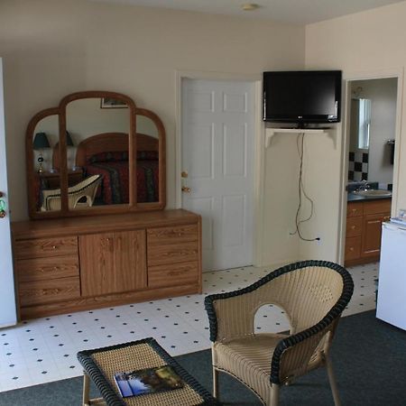 Sunny Beach Motel Penticton Exterior photo