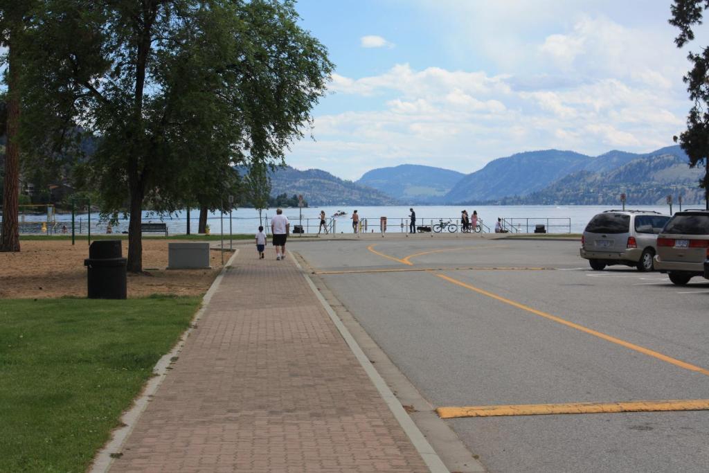 Sunny Beach Motel Penticton Exterior photo