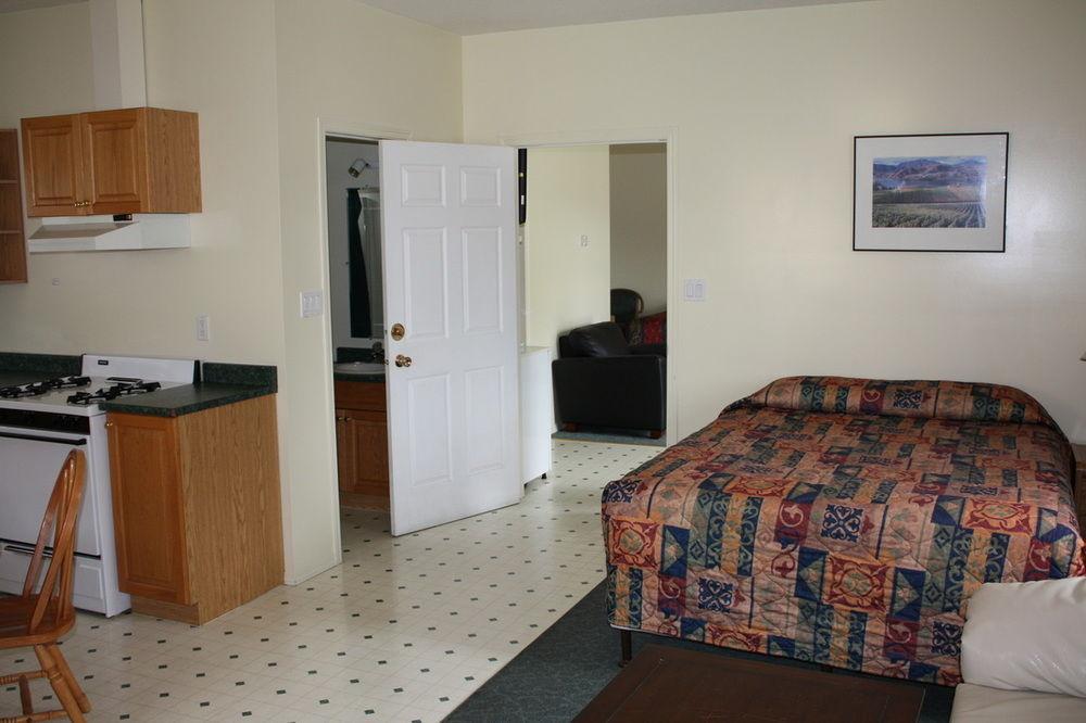 Sunny Beach Motel Penticton Exterior photo