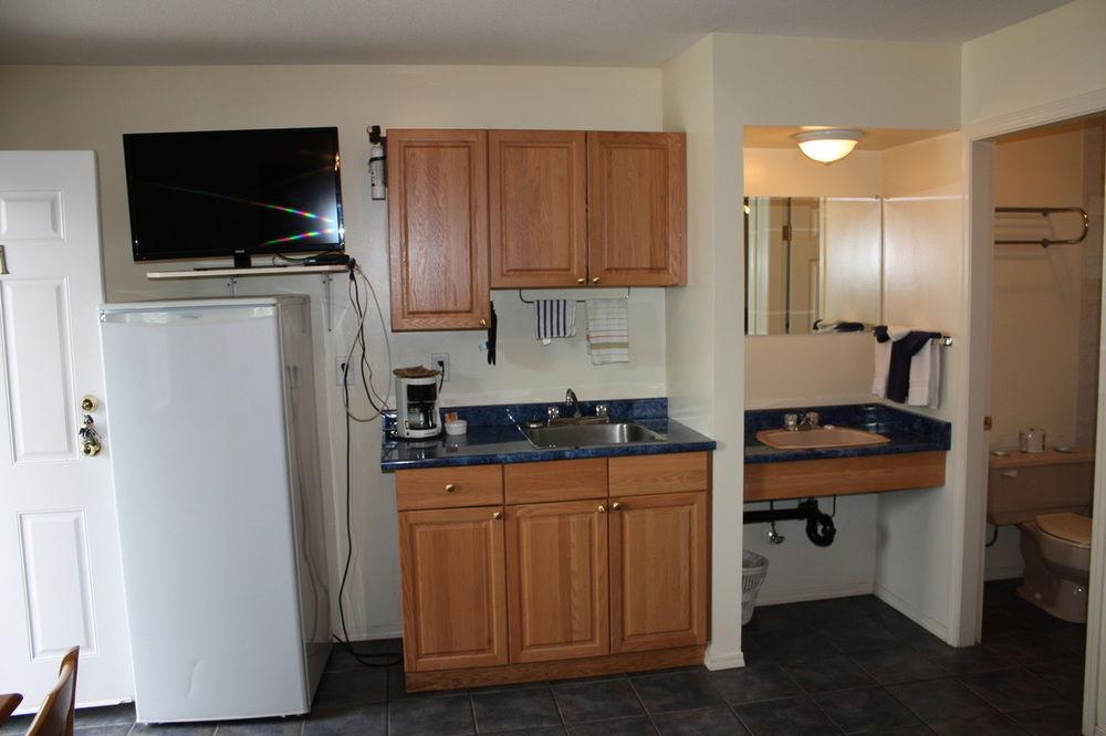 Sunny Beach Motel Penticton Exterior photo