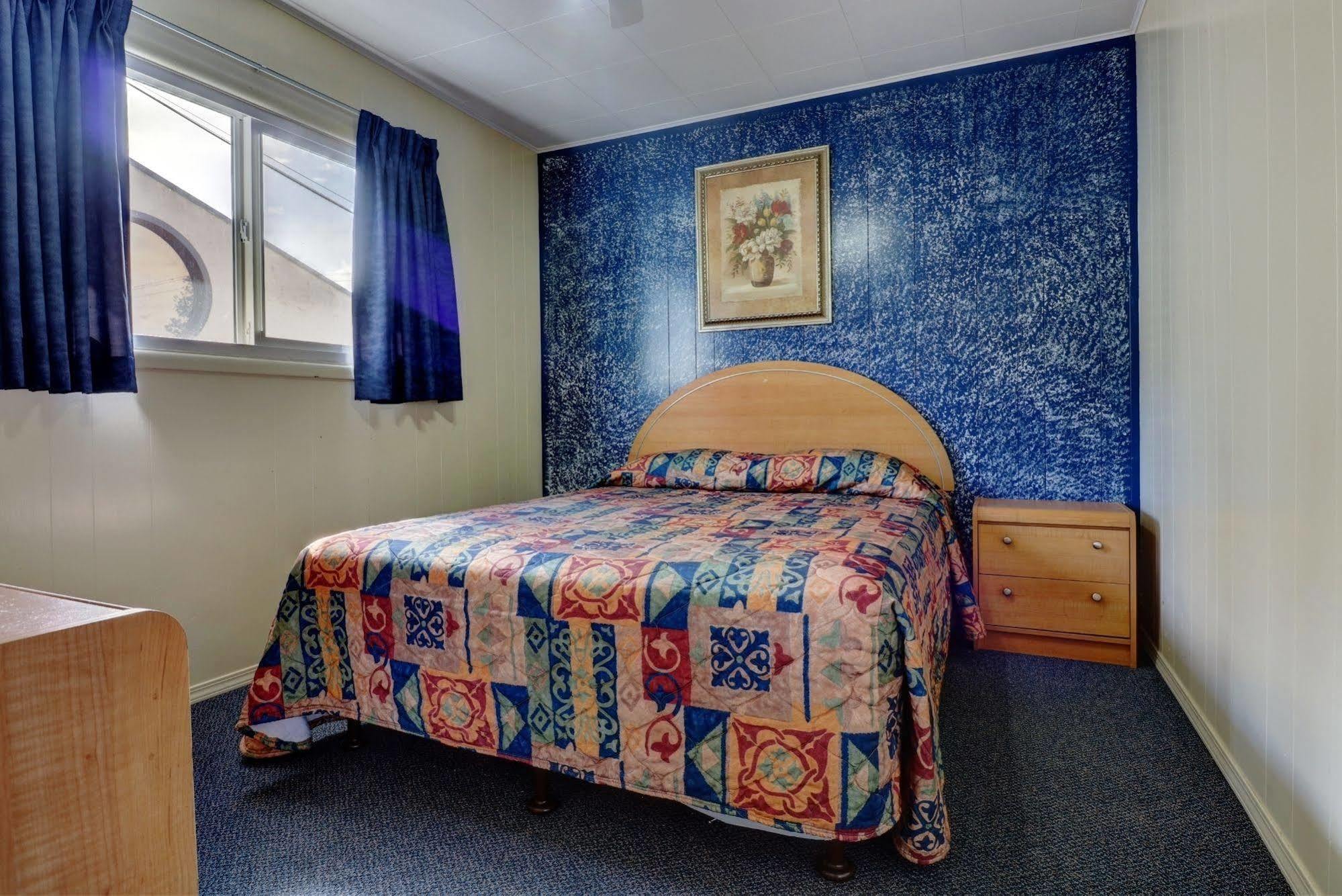 Sunny Beach Motel Penticton Exterior photo